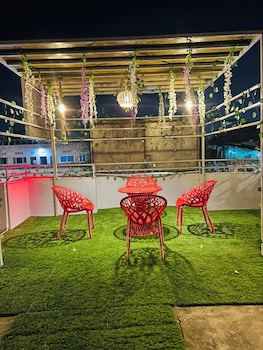 hotel dvl inn near jalmahal jaipur