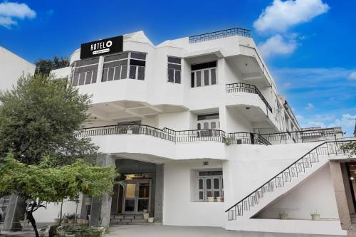 super hotel o buddha statue gaya formerly uruvela international