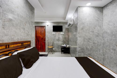 collection o karumariamman temple thiruverkadu formerly sridevi residency