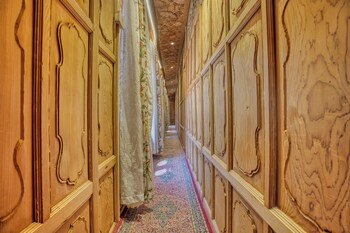 alexandra houseboats