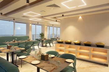 le crown hotel