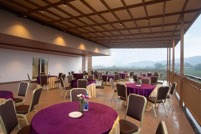 le crown hotel