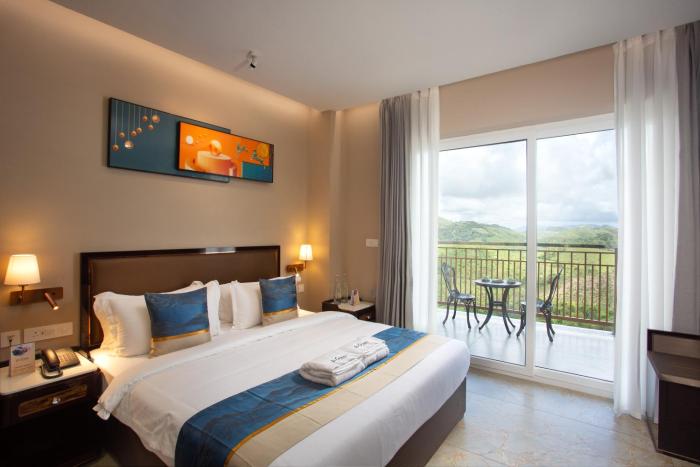 le crown hotel