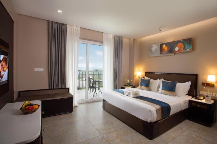 le crown hotel