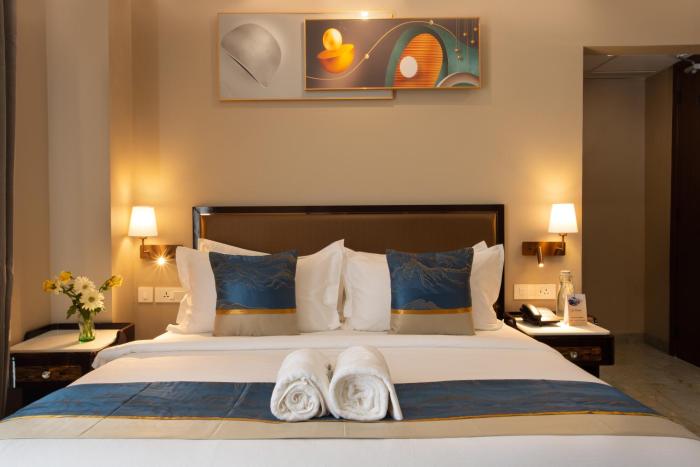 le crown hotel
