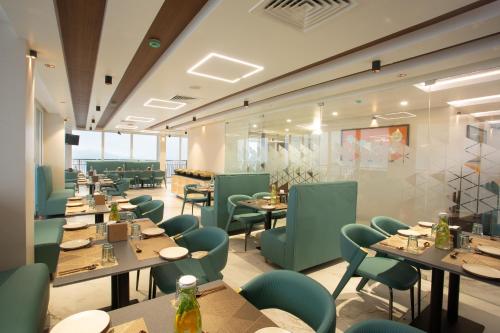 le crown hotel