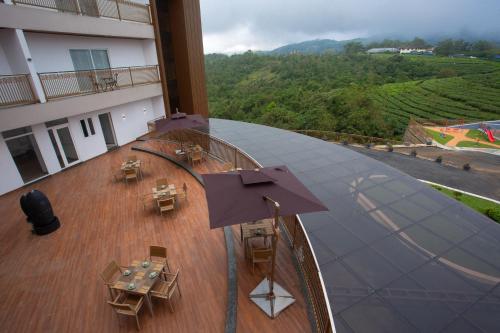 le crown hotel