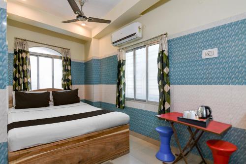 super hotel o shibpur tram depot