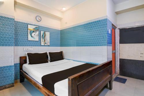 super hotel o shibpur tram depot