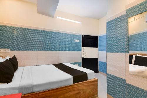 super hotel o shibpur tram depot