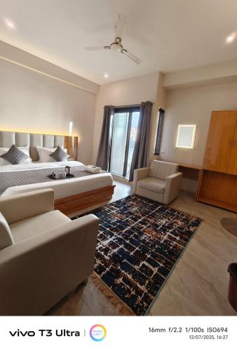 vamika family suites