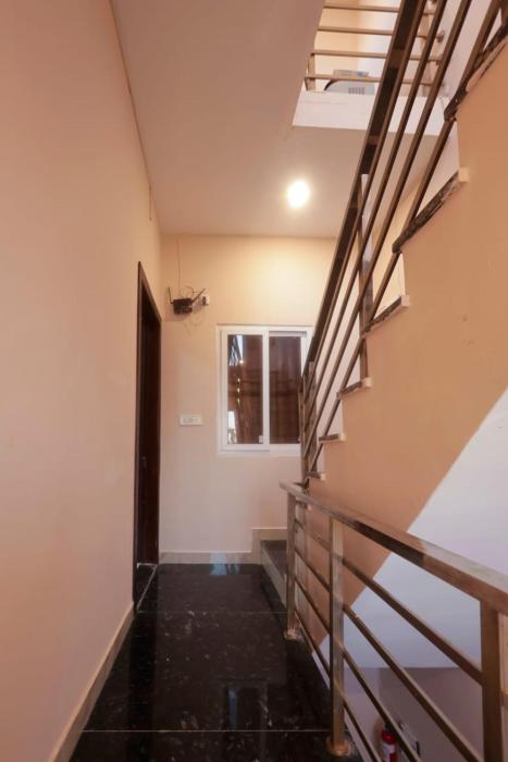 hotel saraswati stay dham