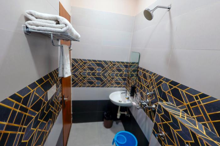 hotel saraswati stay dham