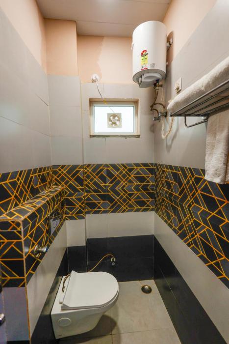 hotel saraswati stay dham