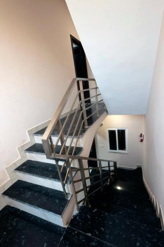 hotel saraswati stay dham