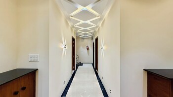 Hotel Mantri Ji,,3 star