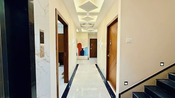 hotel mantri ji