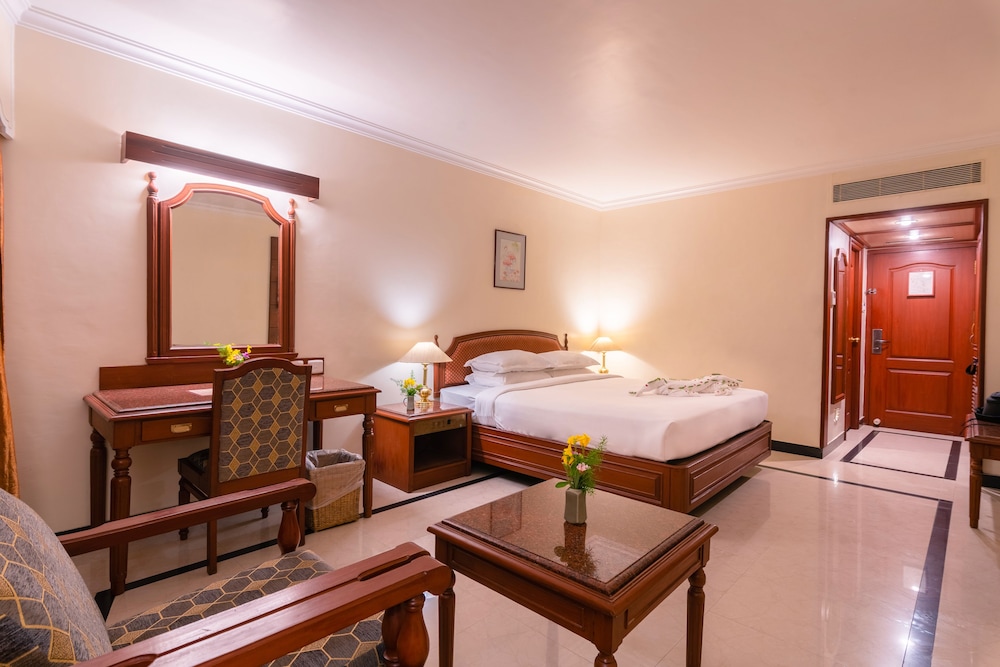 hotel annamalai international