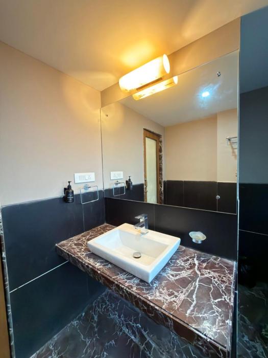 hotel o vibes inn baga