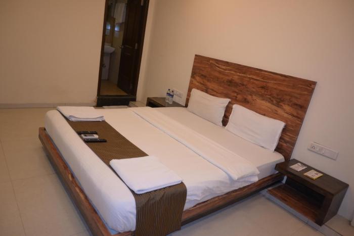 hotel royal residency