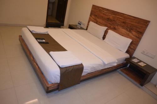 hotel royal residency