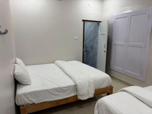 Shree Chakra Residency,,2 star