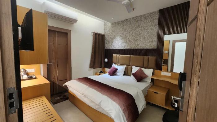 hotel somnath palace