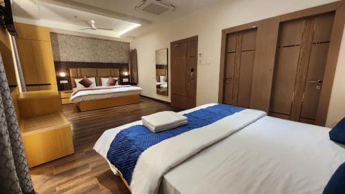 Hotel Somnath Palace,,3 star