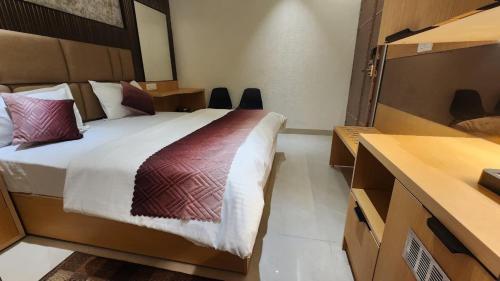 hotel somnath palace