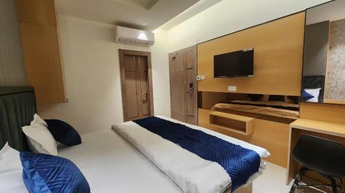 hotel somnath palace