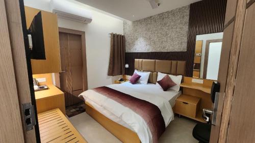 hotel somnath palace
