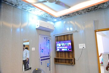 Vatika Palace,,3 star