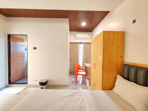 hotel satkar inn