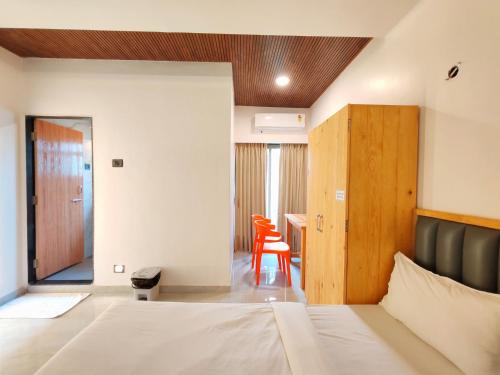 hotel satkar inn