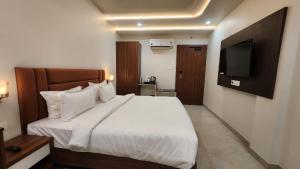 hotel sanidhyam bliss varanasi