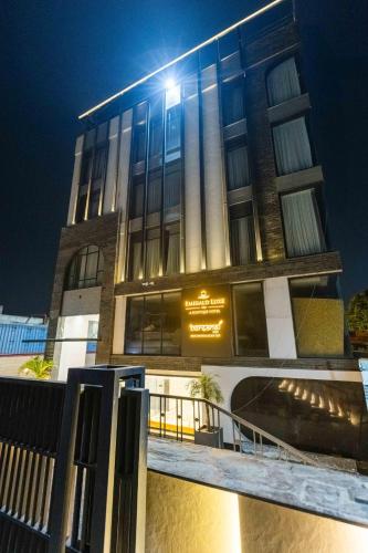 emerald luxe a boutique hotel