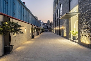 emerald luxe a boutique hotel