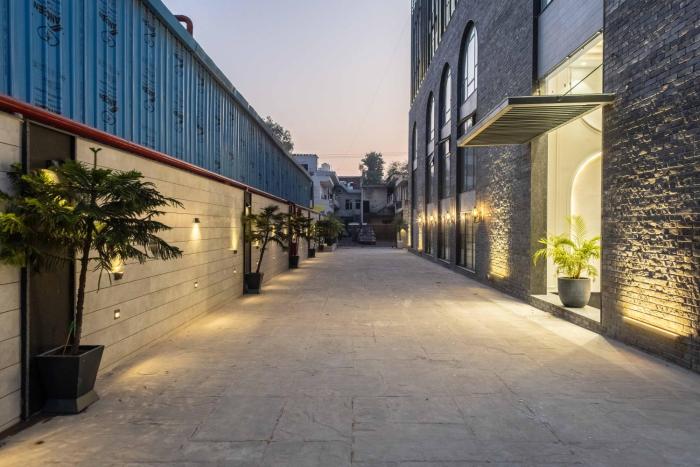 emerald luxe a boutique hotel