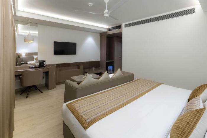 emerald luxe a boutique hotel