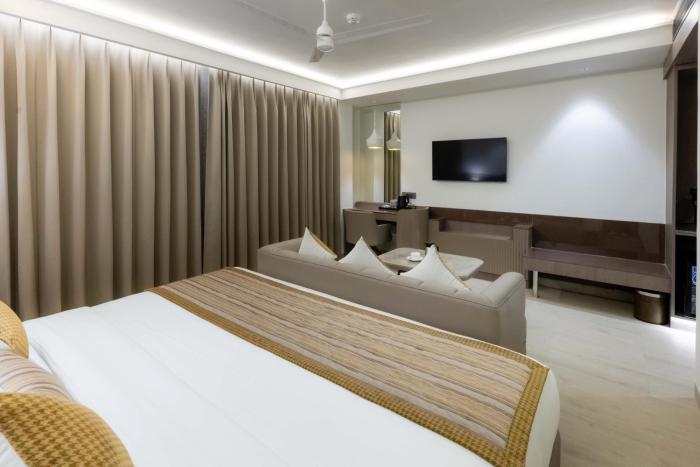emerald luxe a boutique hotel