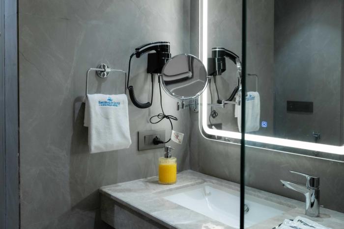 emerald luxe a boutique hotel