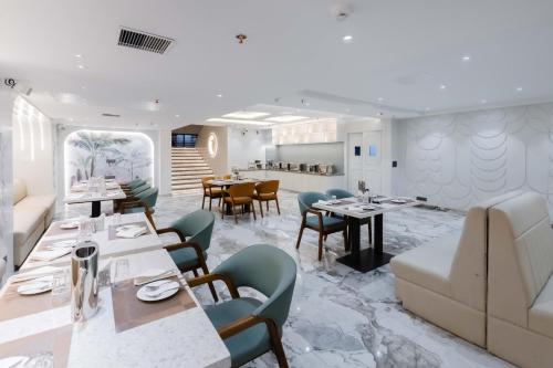 emerald luxe a boutique hotel