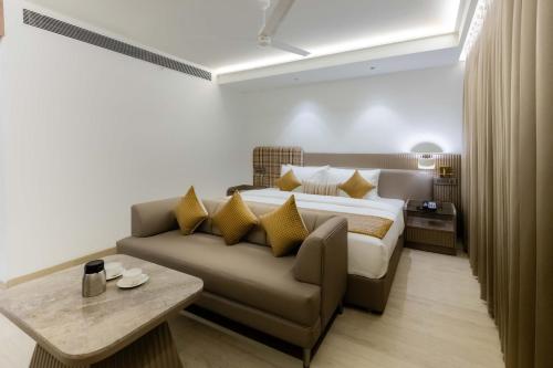 emerald luxe a boutique hotel