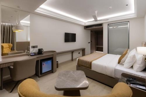 emerald luxe a boutique hotel