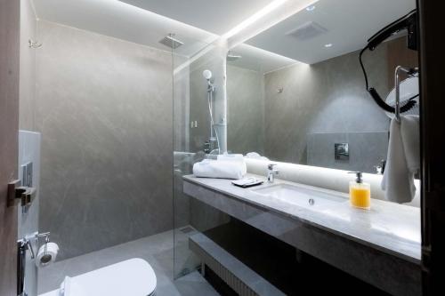 emerald luxe a boutique hotel