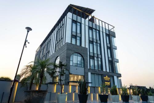 emerald luxe a boutique hotel
