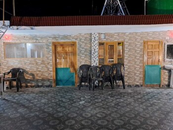 Gopi Homestay And Restaurant (Jim Corbett),,2 star