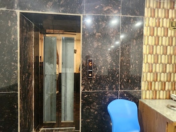 hotel the yuvaan bnb new delhi railway