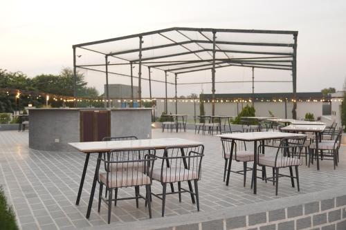 kmr hotels and resorts