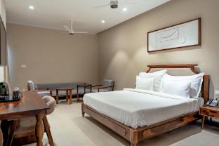 kmr hotels and resorts